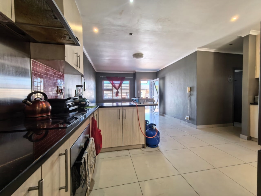 8 Bedroom Property for Sale in Turf Hall Estate Western Cape